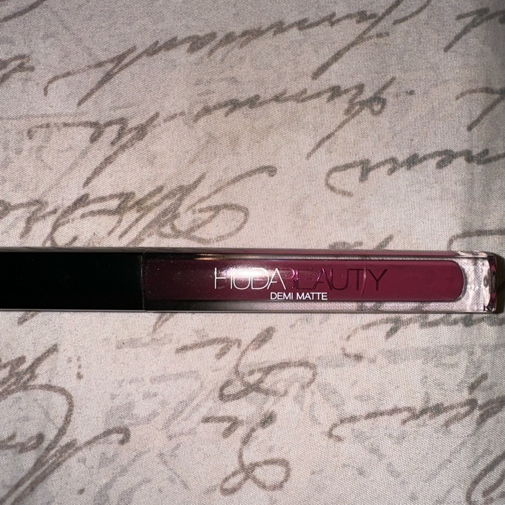 Huda beauty lipstick! Lady boss
